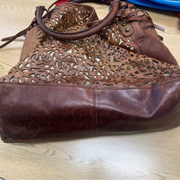 Isabella Fiore Italian leather carry all tote bag - Picture 8 of 15